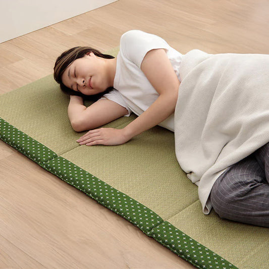 寝具 マット 90×200cm マットレス い草 コンパクト 調湿効果 マット お昼寝 折り畳み 折りたたみ 敷き布団 敷布団 抗菌 防臭 消臭 昼寝(代引不可)
